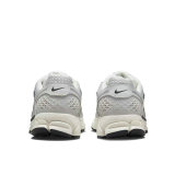 Nike Zoom Vomero 5 Shoes (22)
