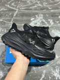 HOKA ONE ONE® M BONDI 8  (2)