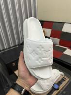 LV Slippers 38-44 (28)