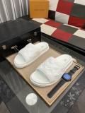 LV Slippers 38-44 (28)