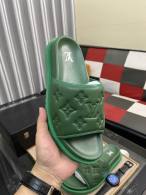 LV Slippers 38-44 (31)
