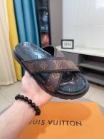 LV Slippers 38-44 (40)