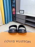 LV Slippers 38-44 (42)