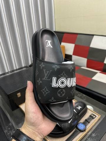LV Slippers 38-44 (52)