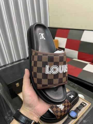 LV Slippers 38-44 (55)