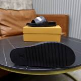 LV Slippers 38-45 (34)