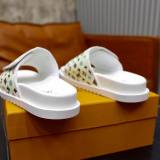 LV Slippers 38-45 (50)