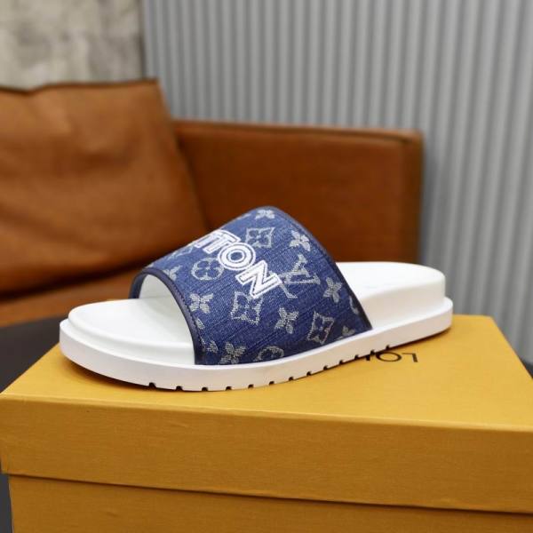 LV Slippers 38-45 (36)