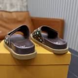 LV Slippers 38-45 (49)