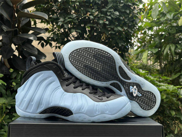 Authentic Nike Air Foamposite One “Psychic Blue/Black”