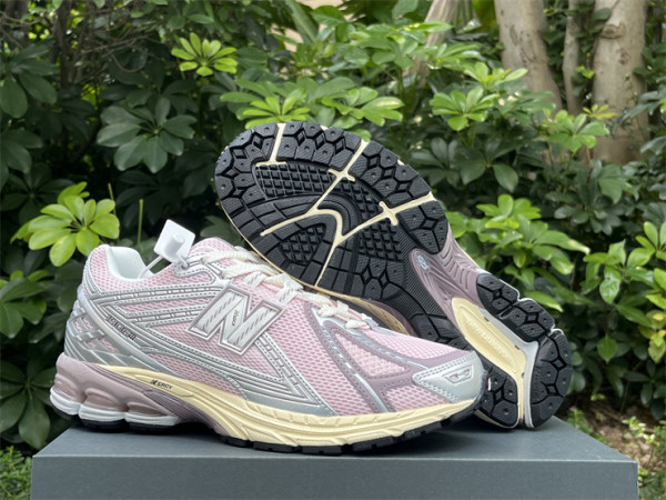 Authentic New Balance U1906RNF