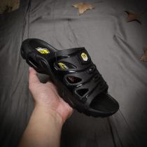 Nike Air Max TN Slipper (10) Nike Air Max TN Slipper (10)