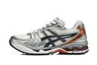 Asics Gel-Kayano 14  (40)
