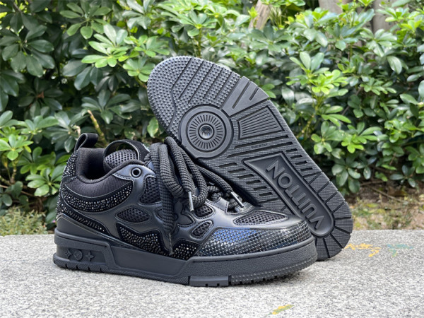 LV SNEAKERS (106)