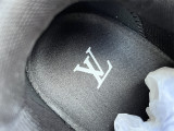 LV SNEAKERS (106)