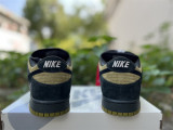 Authentic Supreme x Nike SB Dunk Low Camper Green