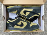 Authentic Supreme x Nike SB Dunk Low Camper Green