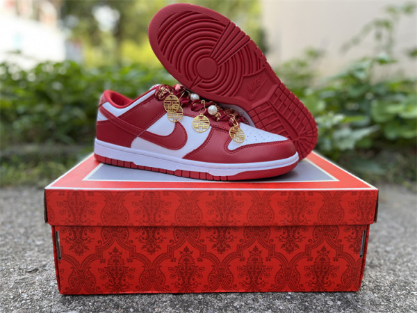 Authentic Nike SB Dunk Low Red/White