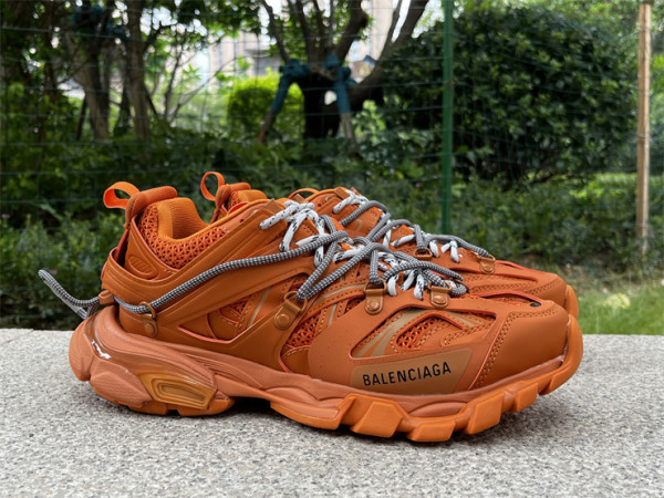 Balenciaga Track 3.0 Sneaker (58)