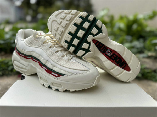 Authentic UNDEFEATED x Nike Air Max 95 OG Big Bubble