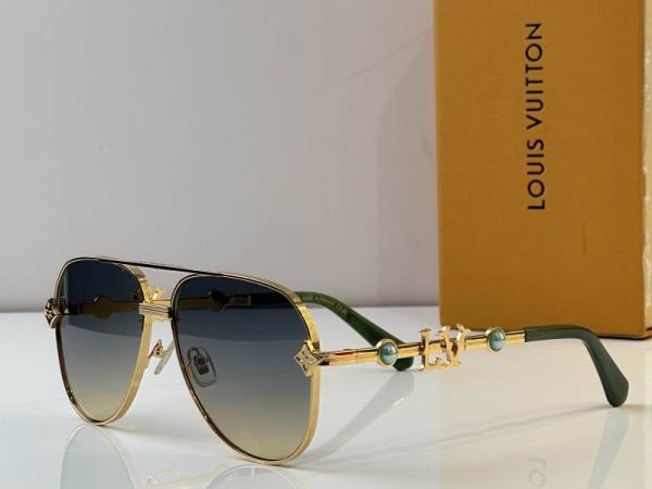 LV Sunglasses AAA (17)