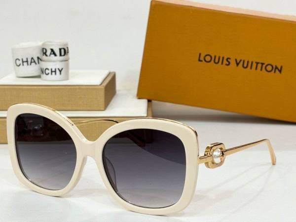 LV Sunglasses AAA (9)