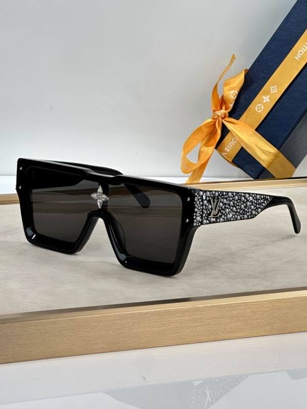 LV Sunglasses AAA (19)