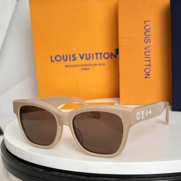 LV Sunglasses AAA (49)