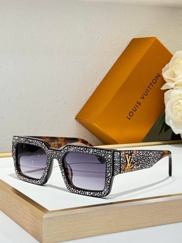 LV Sunglasses AAA (57)