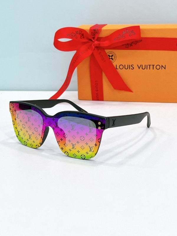 LV Sunglasses AAA (98)