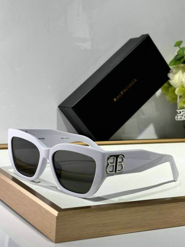 Balenciaga Sunglasses AAA (464)