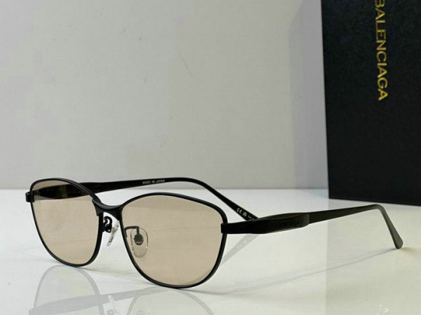 Balenciaga Sunglasses AAA (377)