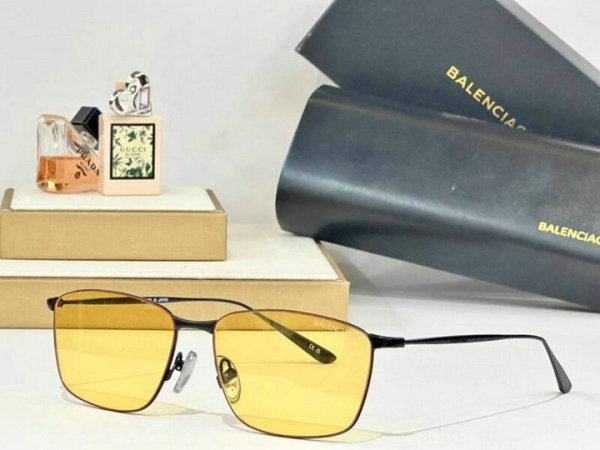 Balenciaga Sunglasses AAA (452)