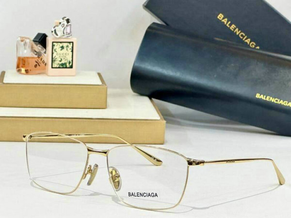 Balenciaga Sunglasses AAA (449)