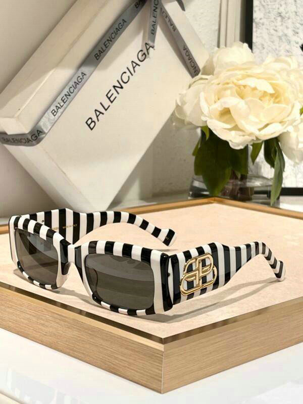 Balenciaga Sunglasses AAA (512)