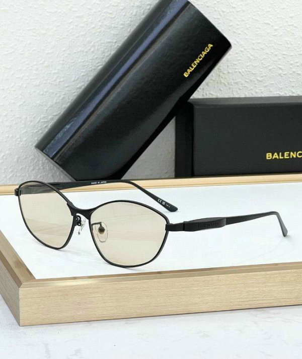 Balenciaga Sunglasses AAA (229)