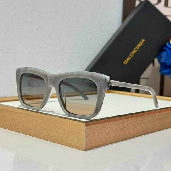 Balenciaga Sunglasses AAA (649)