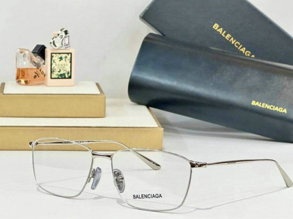 Balenciaga Sunglasses AAA (450)