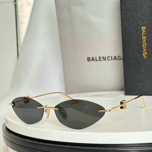 Balenciaga Sunglasses AAA (556)
