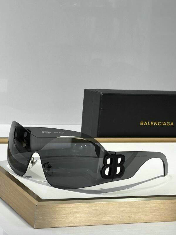 Balenciaga Sunglasses AAA (471)
