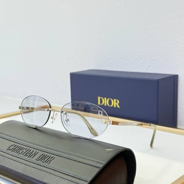 Dior Sunglasses AAA (915)