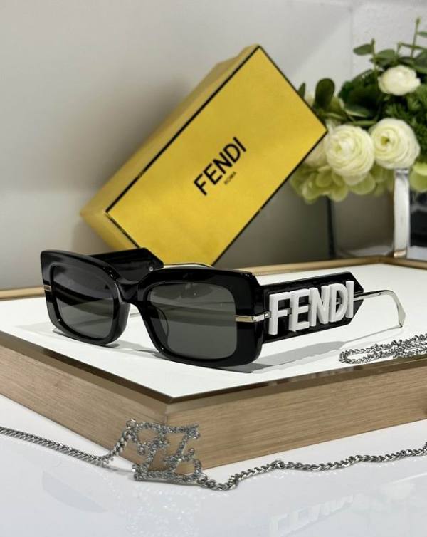 Fendi Sunglasses AAA (595)