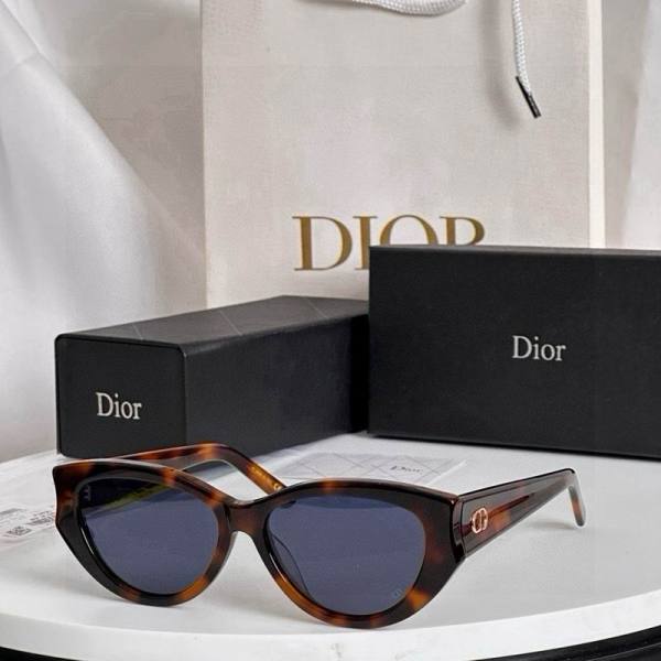 Dior Sunglasses AAA (810)