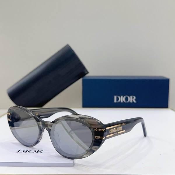 Dior Sunglasses AAA (991)