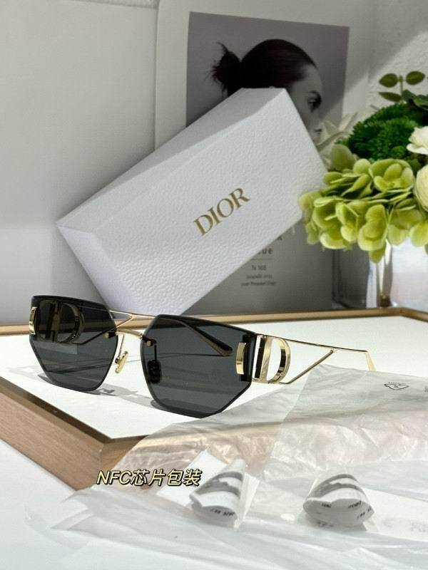 Dior Sunglasses AAA (438)