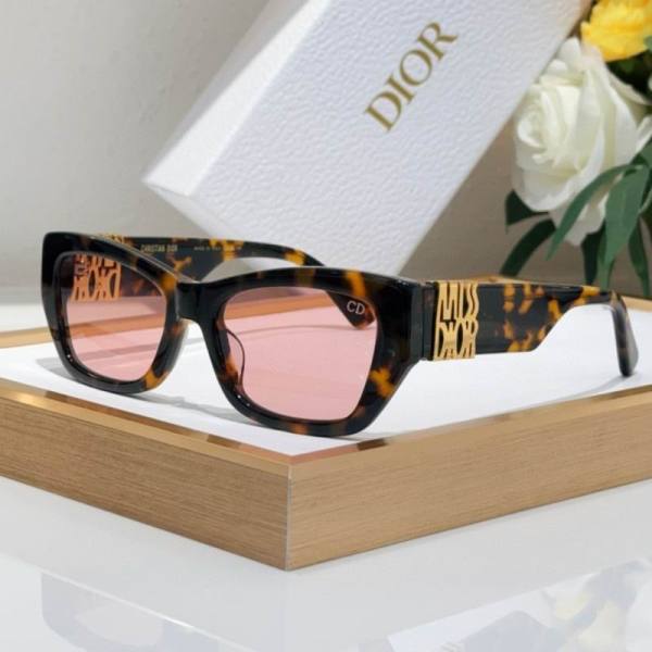 Dior Sunglasses AAA (311)