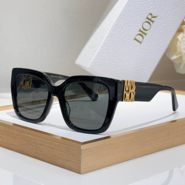 Dior Sunglasses AAA (320)
