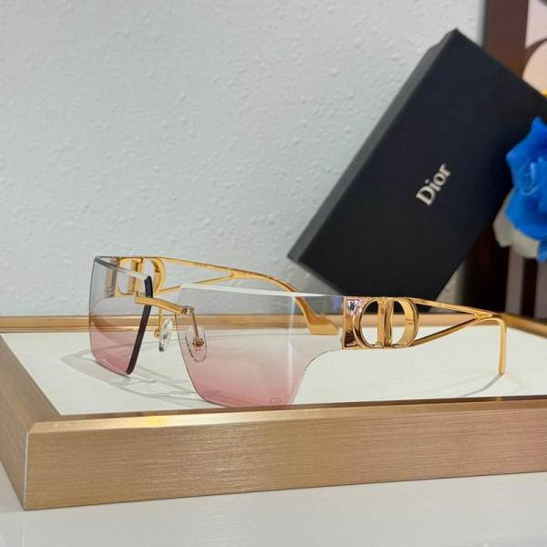 Dior Sunglasses AAA (1117)