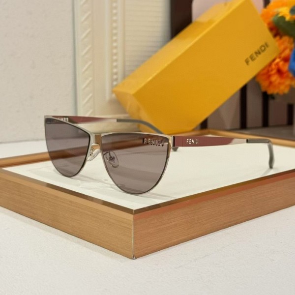 Fendi Sunglasses AAA (321)