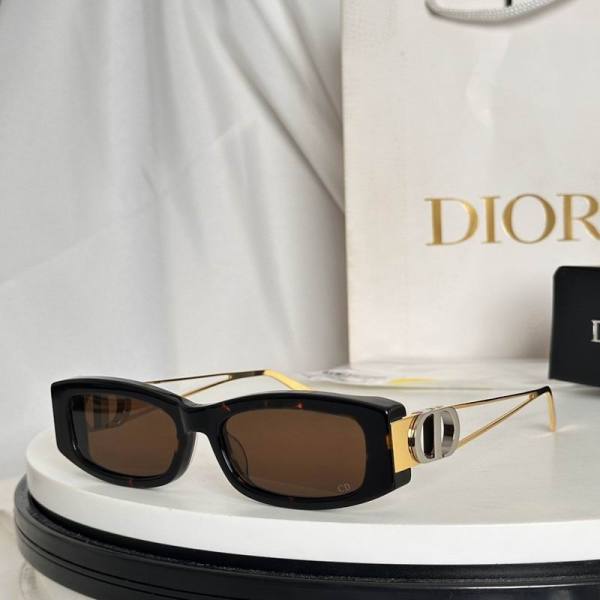 Dior Sunglasses AAA (823)